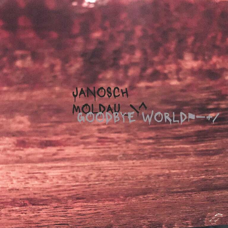 Janosch Moldau schlägt das letzte Kapitel auf und sagt: „Goodbye World“.